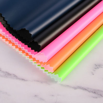 Λευκό δέρμα PU για ενδύματα 54/55' πλάτος