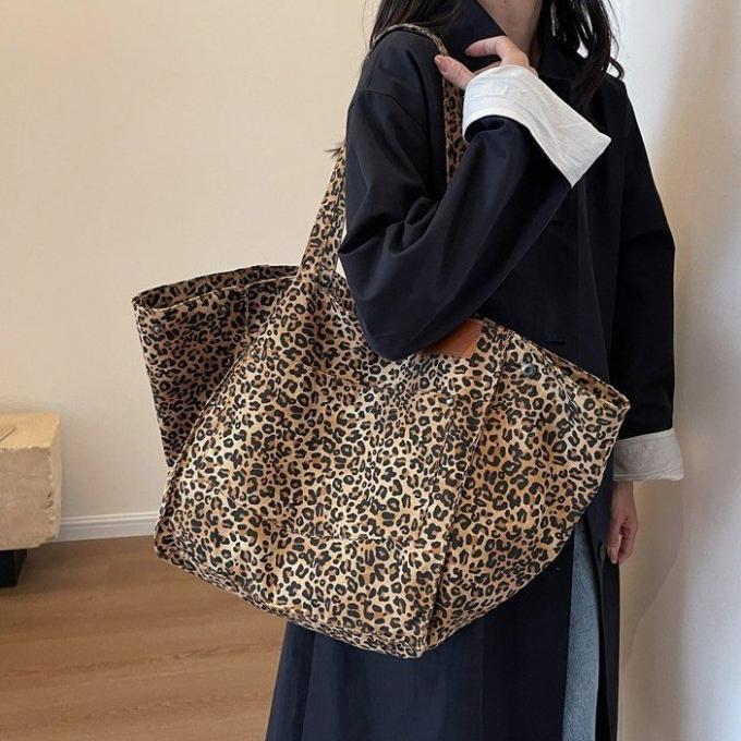 &Chi;&omicron;&nu;&delta;&rho;&iota;&kappa;ό PVC &lambda;&epsilon;&omicron;&pi;ά&rho;&delta;&alpha;&lambda;&epsilon; &sigma;&upsilon;&nu;&theta;&epsilon;&tau;&iota;&kappa;ό &tau;&epsilon;&chi;&nu;&eta;&tau;ό &delta;έ&rho;&mu;&alpha; &gamma;&iota;&alpha; &tau;&sigma;ά&nu;&tau;&alpha;, &sigma;&eta;&mu;&epsilon;&iota;&omega;&mu;&alpha;&tau;ά&rho;&iota;&omicron;, &theta;ή&kappa;&eta; &tau;&eta;&lambda;&epsilon;&phi;ώ&nu;&omicron;&upsilon;, &epsilon;&pi;&iota;&tau;&rho;&alpha;&pi;έ&zeta;&iota;&omicron; &chi;&alpha;&lambda;ί, ύ&phi;&alpha;&sigma;&mu;&alpha; &alpha;&pi;ό &psi;&epsilon;ύ&tau;&iota;&kappa;&omicron; &delta;έ&rho;&mu;&alpha; 15