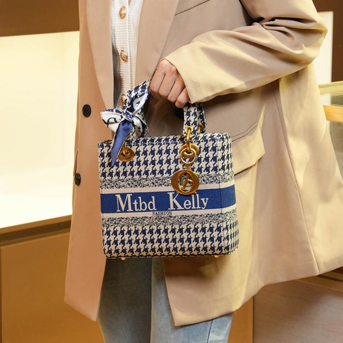 &Lambda;&epsilon;&upsilon;&kappa;ό &alpha;&nu;ά&gamma;&lambda;&upsilon;&phi;&omicron; &sigma;&upsilon;&nu;&theta;&epsilon;&tau;&iota;&kappa;ό &delta;έ&rho;&mu;&alpha; PVC &mu;&epsilon; &psi;&eta;&phi;&iota;&alpha;&kappa;ή &epsilon;&kappa;&tau;ύ&pi;&omega;&sigma;&eta; &gamma;&iota;&alpha; &tau;&sigma;ά&nu;&tau;&alpha;, &sigma;&eta;&mu;&epsilon;&iota;&omega;&mu;&alpha;&tau;ά&rho;&iota;&omicron;, &theta;ή&kappa;&eta; &tau;&eta;&lambda;&epsilon;&phi;ώ&nu;&omicron;&upsilon;, &epsilon;&pi;&iota;&tau;&rho;&alpha;&pi;έ&zeta;&iota;&omicron; &chi;&alpha;&lambda;ί, &tau;&epsilon;&chi;&nu;&eta;&tau;ό &delta;έ&rho;&mu;&alpha; 10