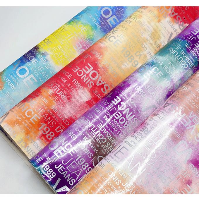 ΠΥ Rainbow Letter Print Magazine Design Συνθετικό δέρμα Αδιάβροχο πλαστό δερμάτινο ύφασμα για τσάντα αποσκευών Καλλυντικά έπιπλα/καναπέ 7
